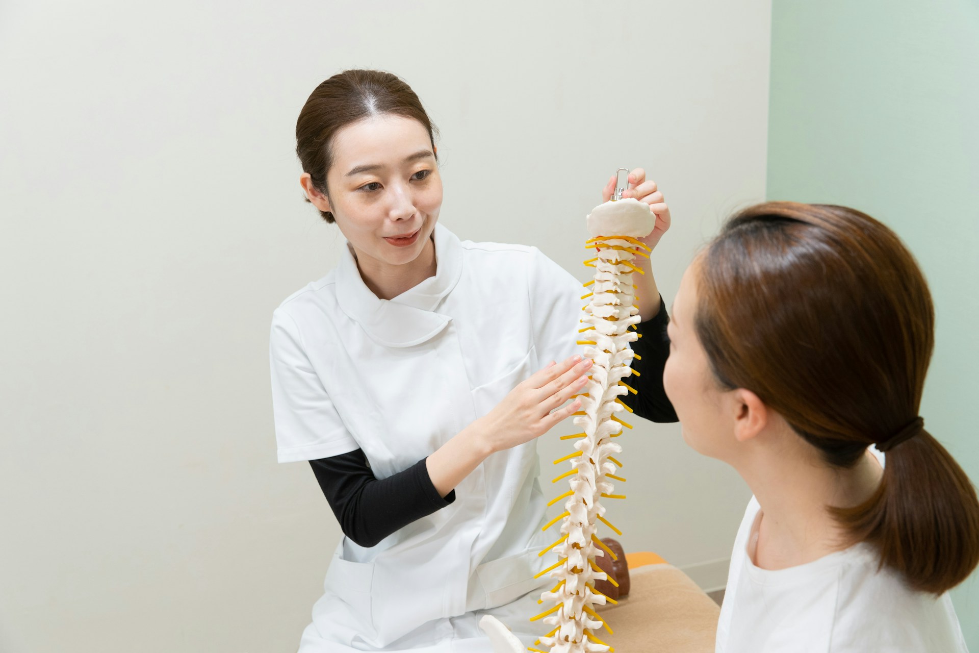 How Spinal Decompression in Melbourne Feels After the First Few Sessions