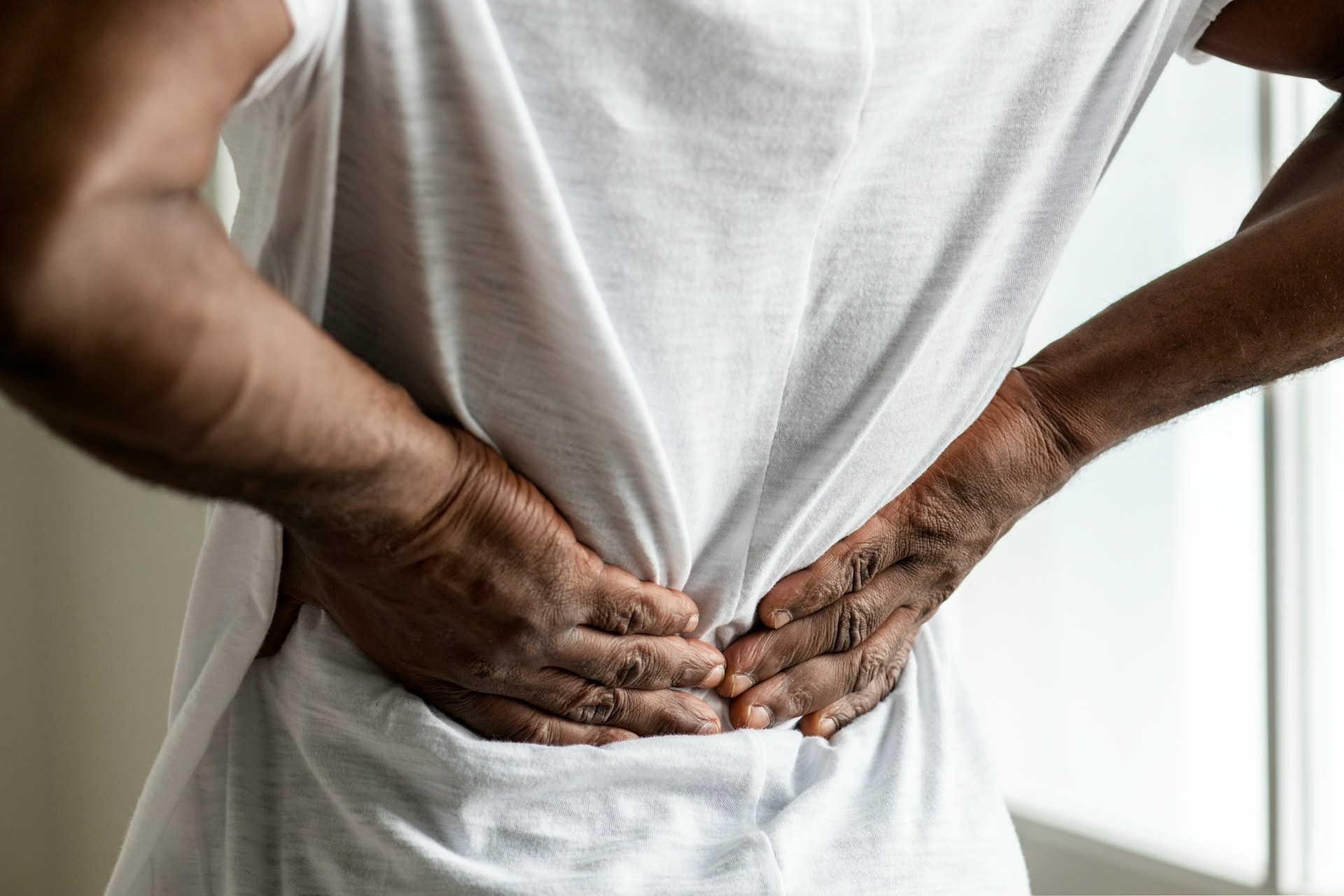 Why Late Summer Back Pain Feels Different in Caulfield