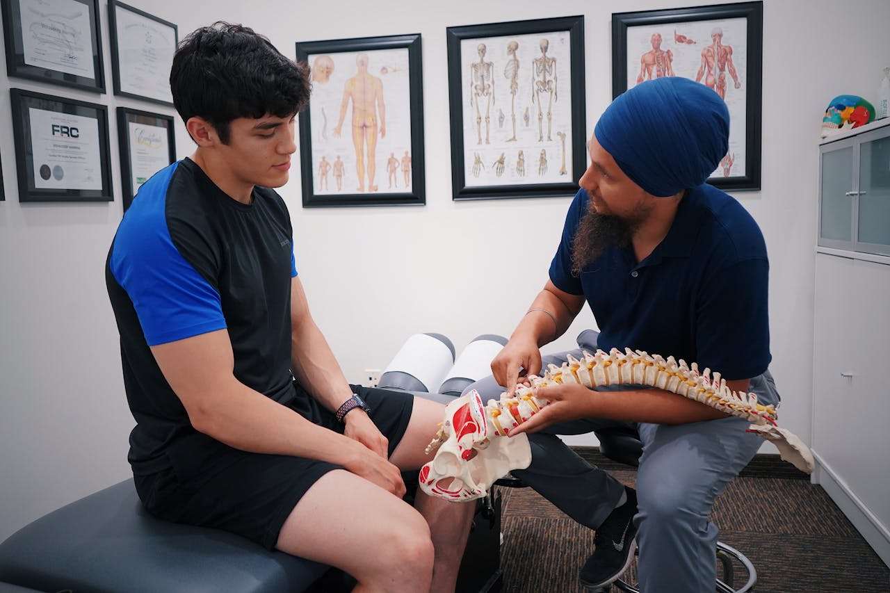 How Spinal Decompression Therapy Works with Daily Movement